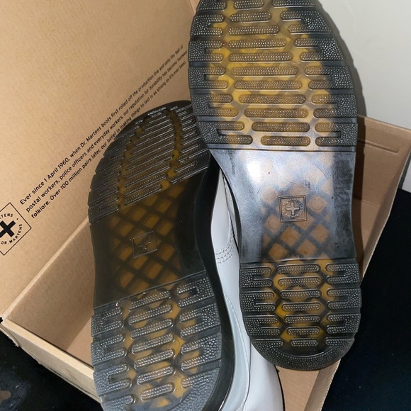 Doc Martens woman’s Tavalia Boots 10 - Picture 2 of 4